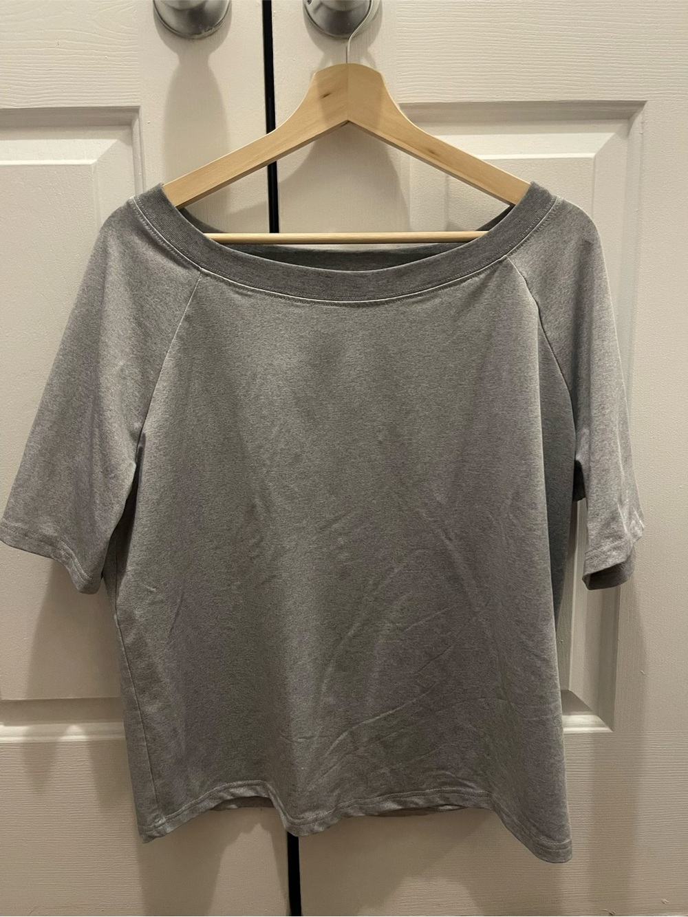 Classic Women's Gray Short-Sleeve Top